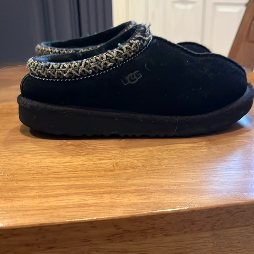Uggs children’s Tasman slippers, size kids 13